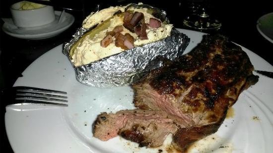 Las Chilcas Grill & Wine